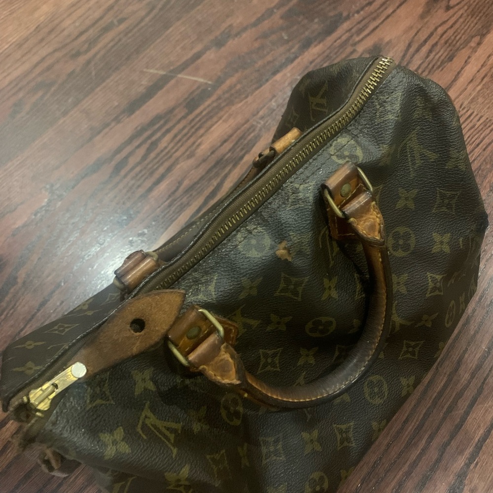 Louis Vuitton Authentic Speedy 30